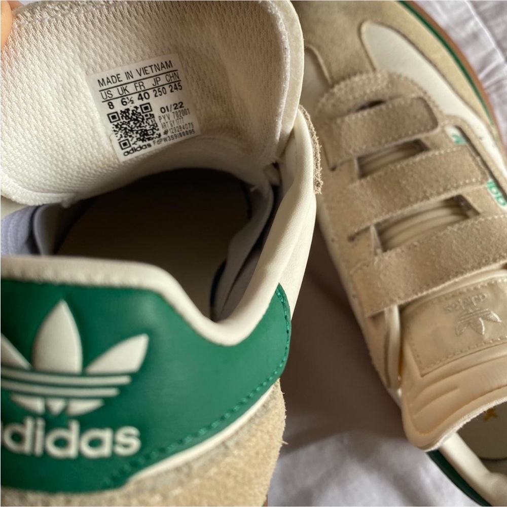 Adidas - Picture 4 of 5